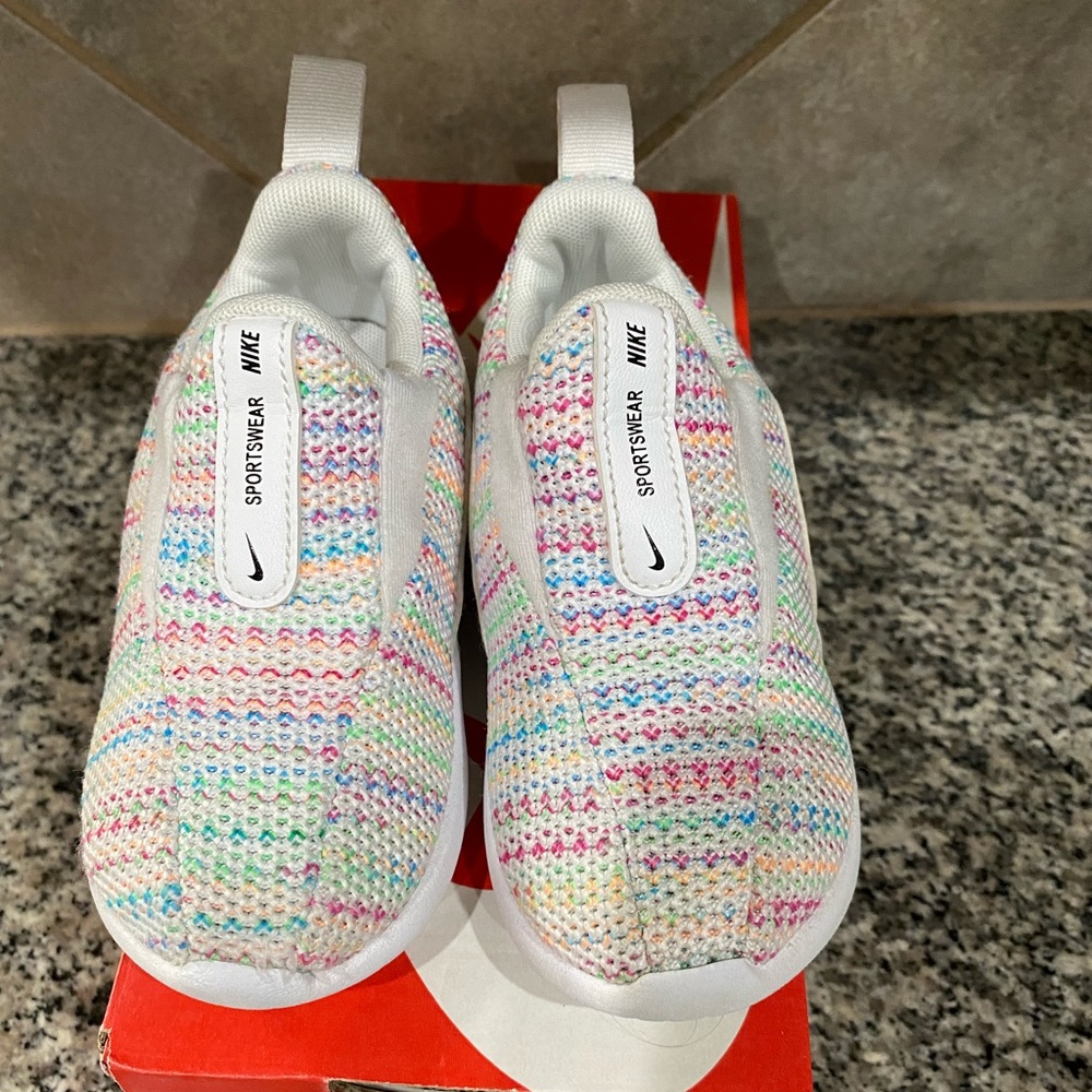 Nike Viale Space Dye Toddler girls size 8